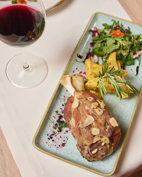 Bucatar caut de lucru